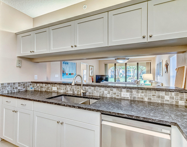 200 Uno Lago Drive - Photo Thumbnail 6