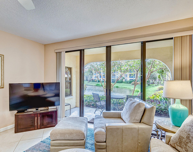 200 Uno Lago Drive - Photo Thumbnail 16