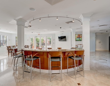 200 Uno Lago Drive - Photo Thumbnail 35