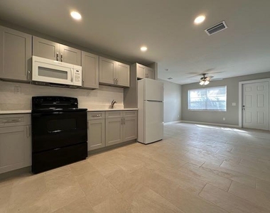3517 Windsor Avenue - Photo Thumbnail 1