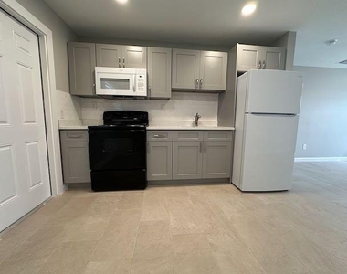 3517 Windsor Avenue - Photo Thumbnail 2