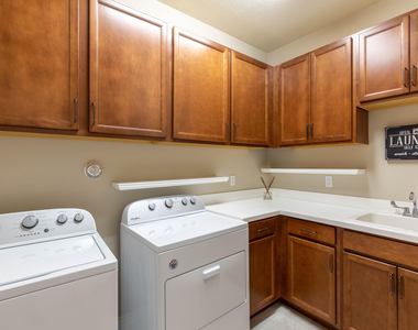 8161 Hanoverian Drive - Photo Thumbnail 16