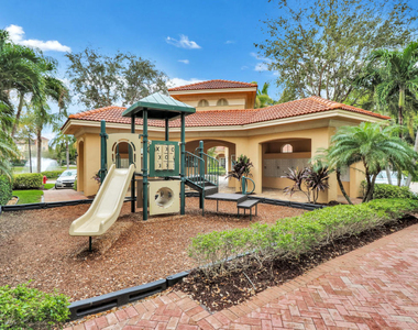 11860 Valencia Gardens Avenue - Photo Thumbnail 37