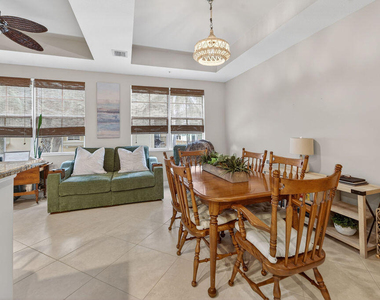 11860 Valencia Gardens Avenue - Photo Thumbnail 10