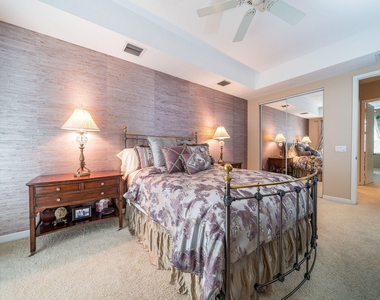 11860 Valencia Gardens Avenue - Photo Thumbnail 15