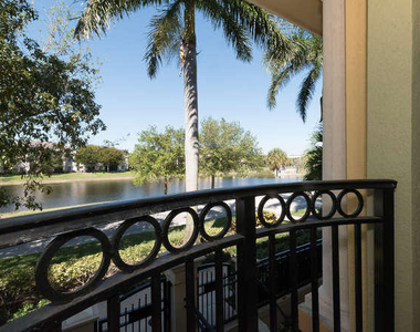 11860 Valencia Gardens Avenue - Photo Thumbnail 6