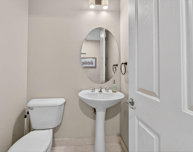 11860 Valencia Gardens Avenue - Photo Thumbnail 13