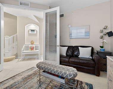 11860 Valencia Gardens Avenue - Photo Thumbnail 23