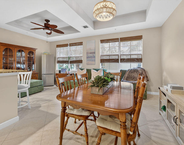 11860 Valencia Gardens Avenue - Photo Thumbnail 11