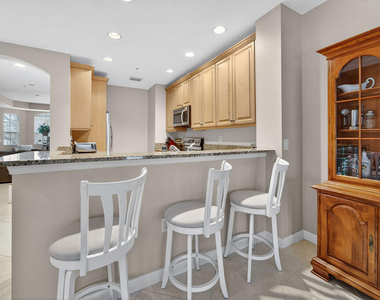 11860 Valencia Gardens Avenue - Photo Thumbnail 12