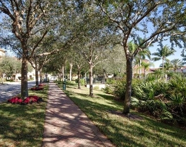 11860 Valencia Gardens Avenue - Photo Thumbnail 29