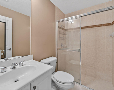 11860 Valencia Gardens Avenue - Photo Thumbnail 24