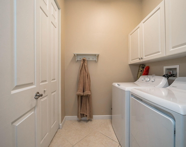 11860 Valencia Gardens Avenue - Photo Thumbnail 26