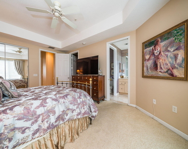 11860 Valencia Gardens Avenue - Photo Thumbnail 16