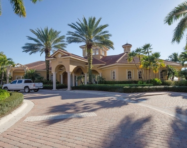 11860 Valencia Gardens Avenue - Photo Thumbnail 32