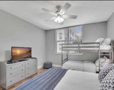 804 E Windward Way - Photo Thumbnail 48