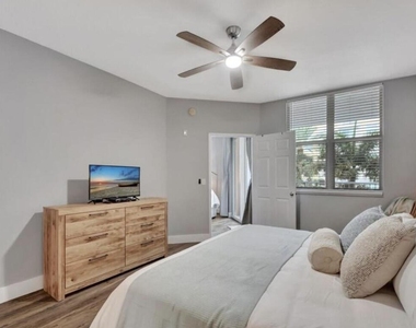 804 E Windward Way - Photo Thumbnail 43