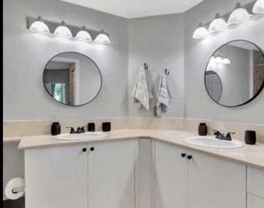 804 E Windward Way - Photo Thumbnail 1