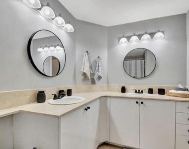 804 E Windward Way - Photo Thumbnail 10