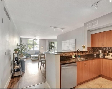 804 E Windward Way - Photo Thumbnail 47
