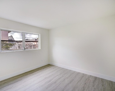 18081 Se Country Club Drive - Photo Thumbnail 18