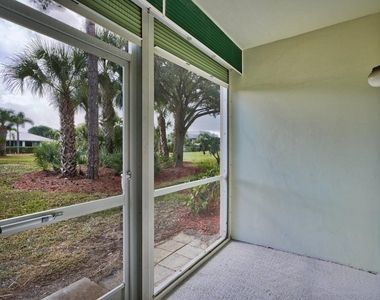 18081 Se Country Club Drive - Photo Thumbnail 3