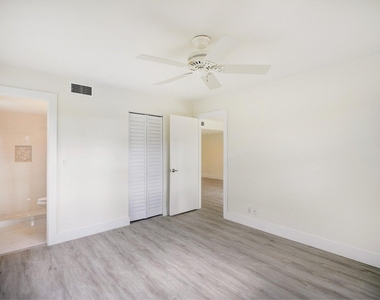 18081 Se Country Club Drive - Photo Thumbnail 13