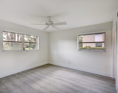 18081 Se Country Club Drive - Photo Thumbnail 2