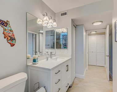 406 Mainsail Circle - Photo Thumbnail 31