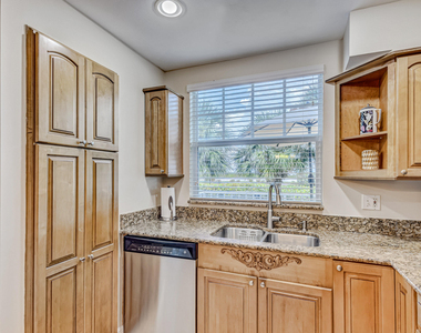 406 Mainsail Circle - Photo Thumbnail 24