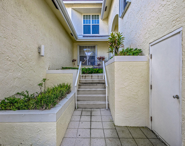 406 Mainsail Circle - Photo Thumbnail 5
