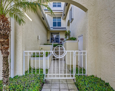 406 Mainsail Circle - Photo Thumbnail 4