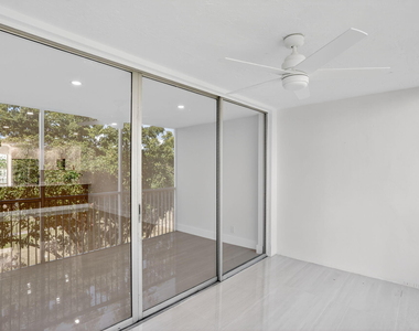 2651 S Palm Aire Drive S - Photo Thumbnail 27
