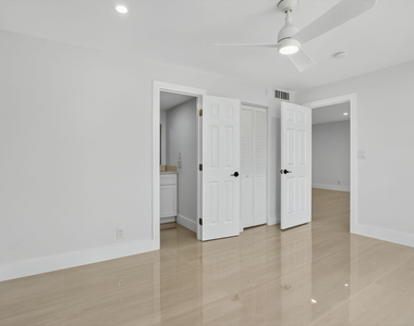 2651 S Palm Aire Drive S - Photo Thumbnail 28