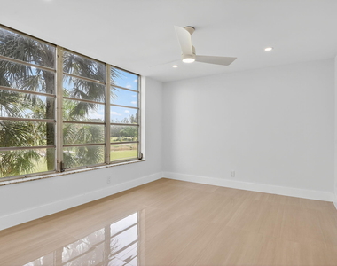 2651 S Palm Aire Drive S - Photo Thumbnail 18