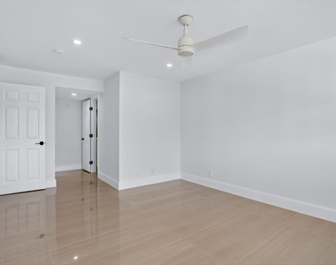 2651 S Palm Aire Drive S - Photo Thumbnail 24