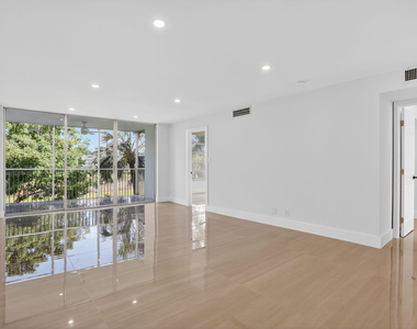 2651 S Palm Aire Drive S - Photo Thumbnail 13