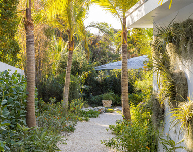 3415 N Flagler Drive - Photo Thumbnail 6