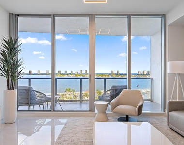 220 Lake Shore Drive - Photo Thumbnail 3