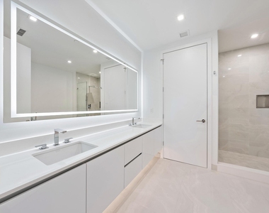 220 Lake Shore Drive - Photo Thumbnail 9