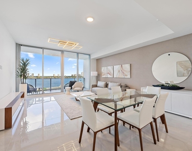 220 Lake Shore Drive - Photo Thumbnail 4