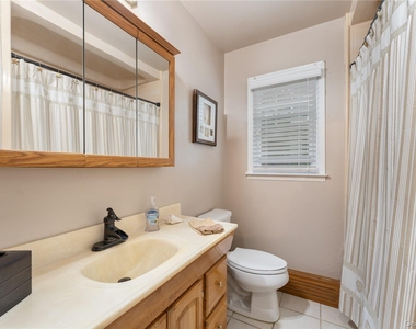 8 Wakeman Court - Photo Thumbnail 5
