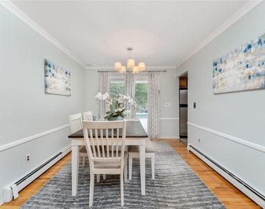 8 Wakeman Court - Photo Thumbnail 9