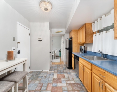 8 Wakeman Court - Photo Thumbnail 11