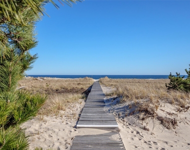 274 Dune Road - Photo Thumbnail 17