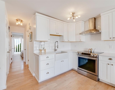 274 Dune Road - Photo Thumbnail 6