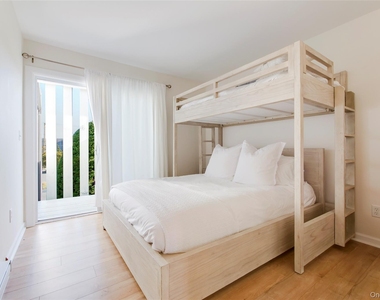 274 Dune Road - Photo Thumbnail 8