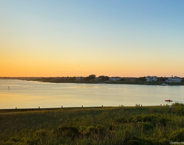 274 Dune Road - Photo Thumbnail 10