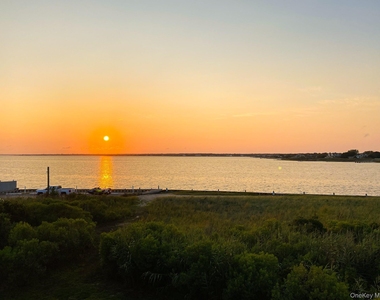 274 Dune Road - Photo Thumbnail 1
