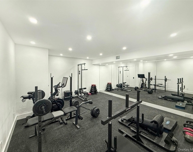 121 Ponquogue Avenue - Photo Thumbnail 20